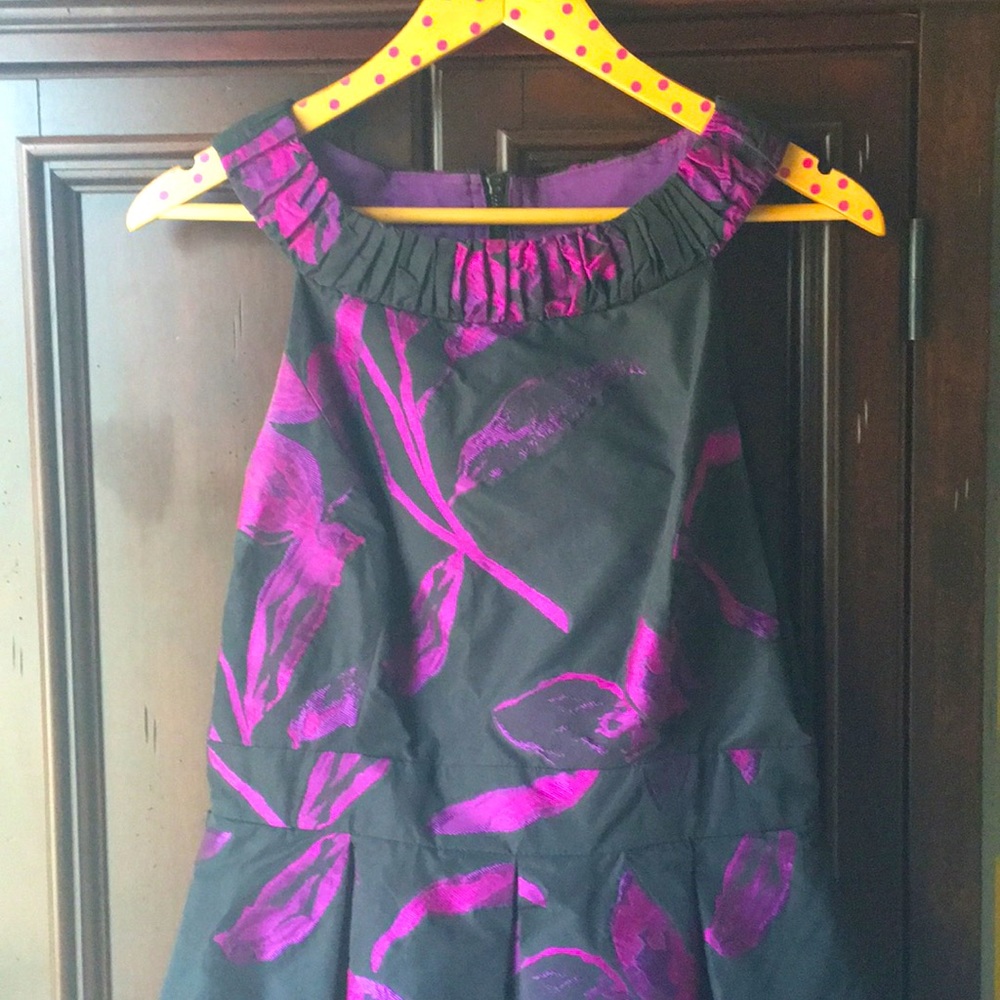 Women’s size 10 purple and black sleeveless dress.
